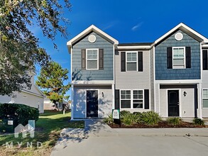 26 Red Robin Ct in Savannah, GA - Foto de edificio - Building Photo