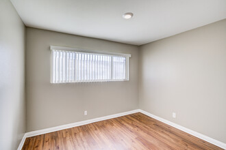 233 W Nicolet St in Banning, CA - Foto de edificio - Interior Photo