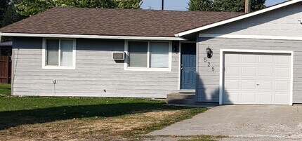 525 W Twilight Ct in Coeur d'Alene, ID - Foto de edificio - Building Photo