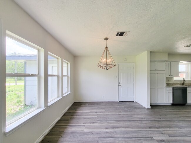 property at 3304 Lincoln St