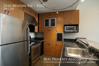 2440 Western Ave, Unit #202 in Seattle, WA - Building Photo - Building Photo
