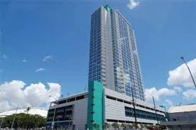 property at 909 Kapiolani Blvd