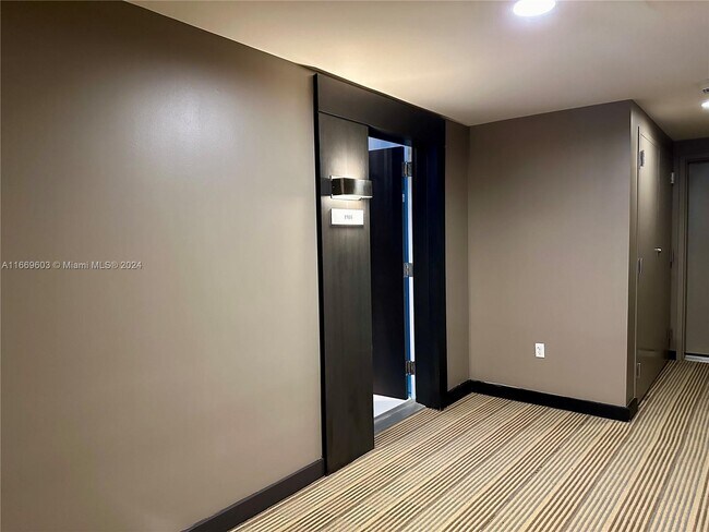 900 Biscayne Blvd, Unit 1903 in Miami, FL - Building Photo - Building Photo