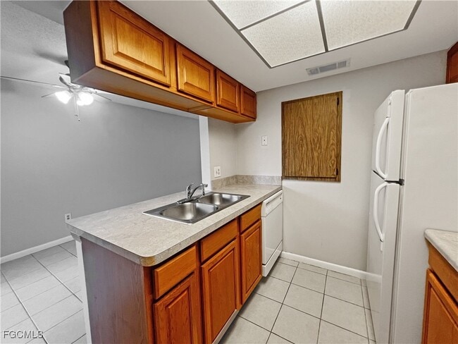 property at 6635 Warwick Cir