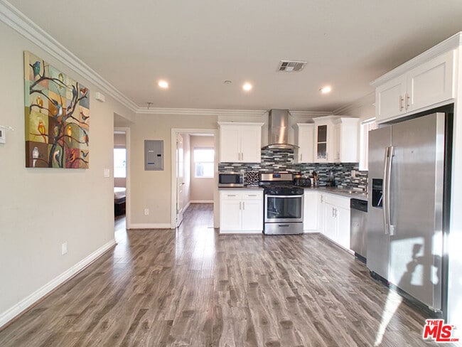 property at 963 Wilton Pl