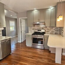 23 Long Ave in Hillside, NJ - Building Photo - Building Photo