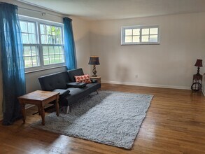 52 Chapel Dr in Pittsburgh, PA - Building Photo - Building Photo