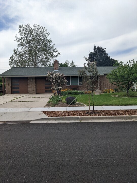 8094 S Bryce Dr in Sandy, UT - Building Photo