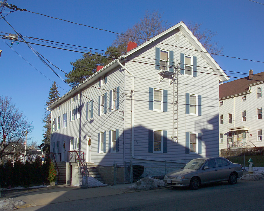 254 Robeson St in Fall River, MA - Building Photo