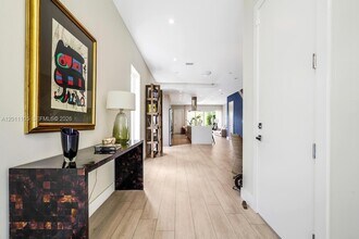 3446 SW 23rd St in Miami, FL - Foto de edificio - Building Photo