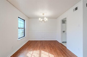 3325 Shady Hollow Ln in Dallas, TX - Building Photo - Building Photo