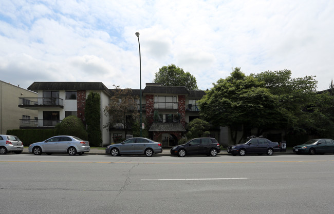 Bryanston Court in Vancouver, BC - Building Photo - Primary Photo
