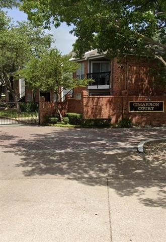 property at 18333 Roehampton Dr