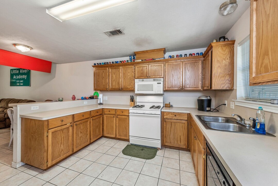 PRE-LEASE August 2026!! Great Location for in College Station, TX - Foto de edificio