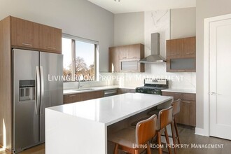 325 N Emerson St-Unit -Unit E in Portland, OR - Building Photo - Building Photo