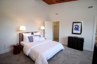 4 Powder Mill Sq, Unit 106 in Andover, MA - Foto de edificio - Building Photo