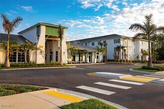 6026 Whitaker Rd, Unit C1 in Naples, FL - Building Photo - Building Photo