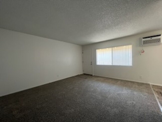 478 HUNT PK in Norwalk, CA - Foto de edificio - Interior Photo