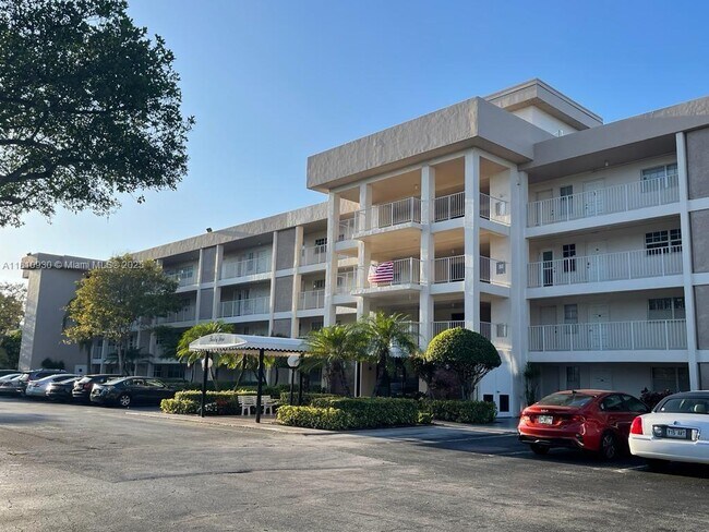 property at 3151 S Palm Aire Dr
