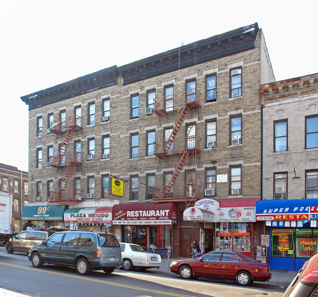 4018-4024 5th Ave in Brooklyn, NY - Foto de edificio - Building Photo