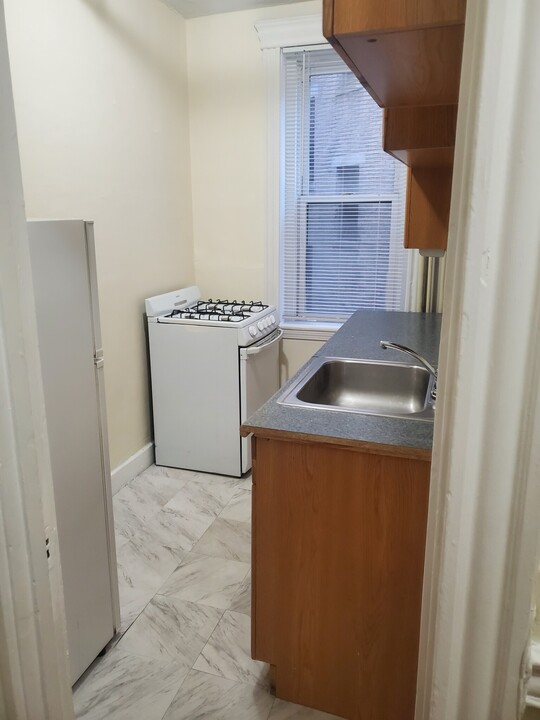 10 Kenmore St, Unit 2F in Boston, MA - Building Photo