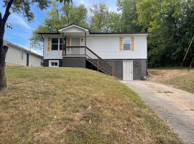 property at 922 Vermont Ave