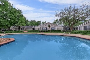 Villas Of Sunnyside - 40 + Senior Living in Beaumont, TX - Building Photo