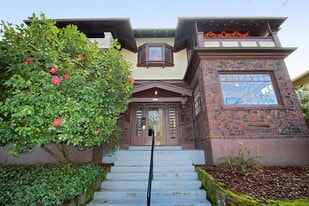 1624 NE Tillamook St in Portland, OR - Building Photo