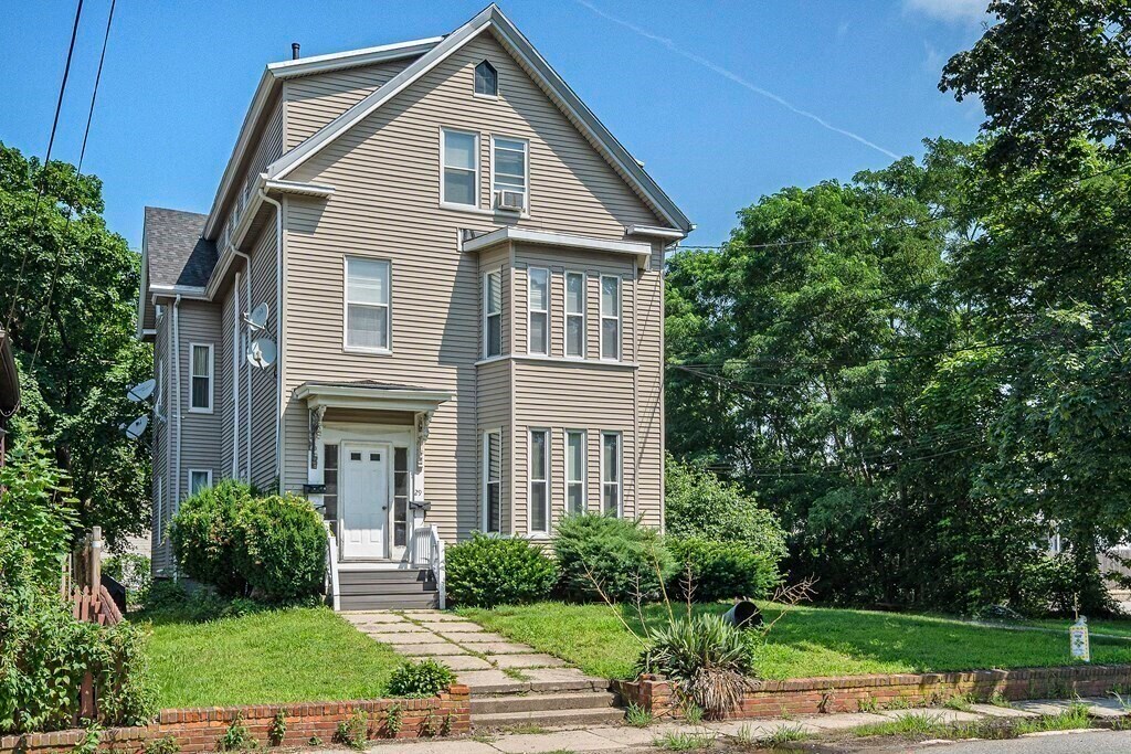 29 West St in Whitman, MA - Building Photo