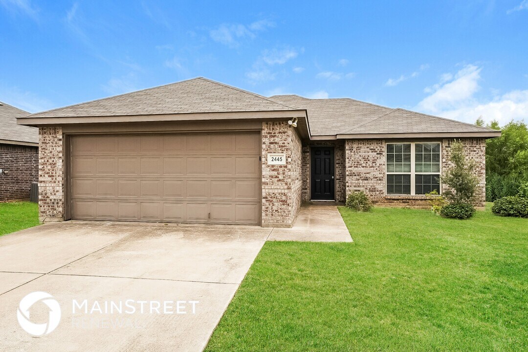 2445 Galemeadow Dr in Fort Worth, TX - Building Photo