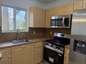 2199 NW 77th Way in Pembroke Pines, FL - Building Photo