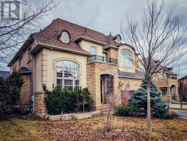 3153 Saddleworth Crescent
