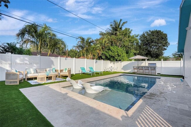 property at 1319 SW 30th St