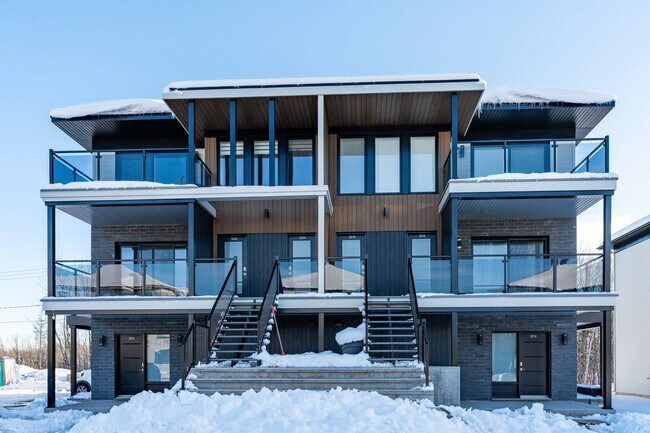 3218 Saindon St in Lévis, QC - Building Photo - Building Photo