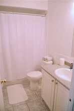 2020-2077 Barsuda Drive Apartments in Mississauga, ON - Building Photo - Building Photo
