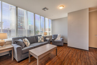 Colorado Derby Lofts in Wichita, KS - Foto de edificio - Interior Photo