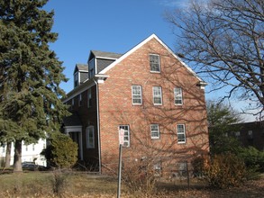 251 Manor Cir in Takoma Park, MD - Foto de edificio - Building Photo