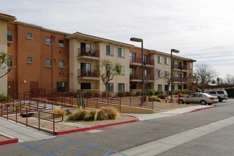 Sahara Senior Villa in Hemet, CA - Foto de edificio - Building Photo