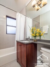 2907 N Mildred Ave, Unit L1 in Chicago, IL - Building Photo - Building Photo