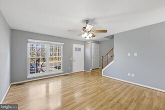 14688 Basingstoke Loop in Centreville, VA - Building Photo - Building Photo