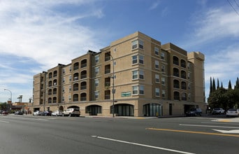 Maywood Villas in Maywood, CA - Building Photo - Building Photo