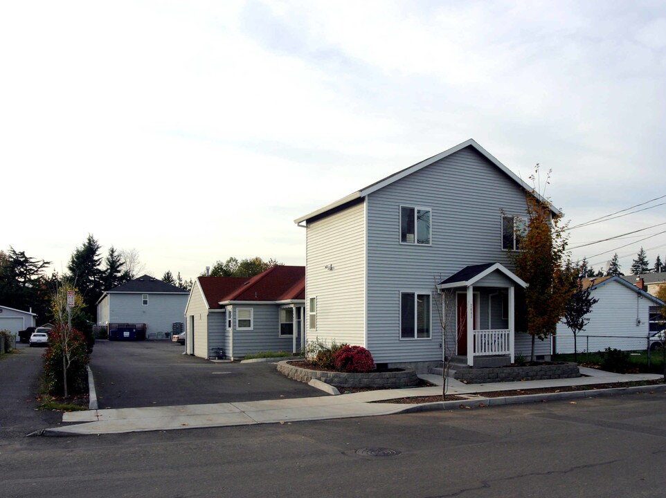 Garden Apartments in Portland, OR - Building Photo