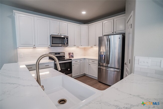 property at 526 Blue Heron Ln