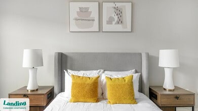 1215 Sawyer St, Unit 236 in Houston, TX - Foto de edificio - Building Photo