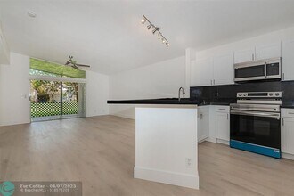 15725 Woodgate Ct in Sunrise, FL - Building Photo - Building Photo