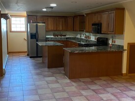 494 Main St in Bradley, ME - Building Photo