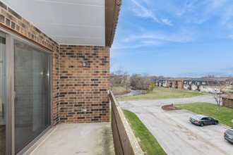 10420 Circle Dr in Oak Lawn, IL - Building Photo - Building Photo