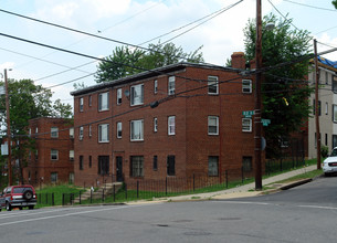 921 52nd St NE in Washington, DC - Building Photo - Building Photo