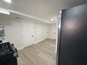102 S Huron Dr in Oxon Hill, MD - Building Photo - Building Photo