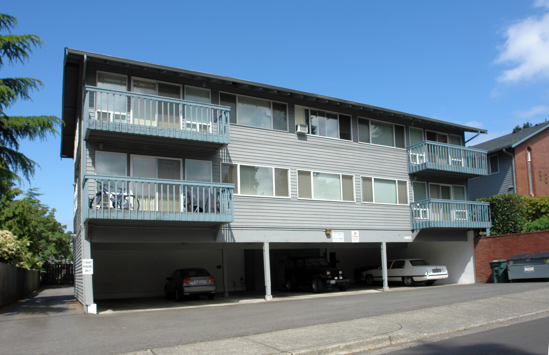 Meydenbauer Court Apartments in Bellevue, WA - Foto de edificio